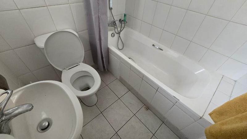 2 Bedroom Property for Sale in Somerset West Western Cape